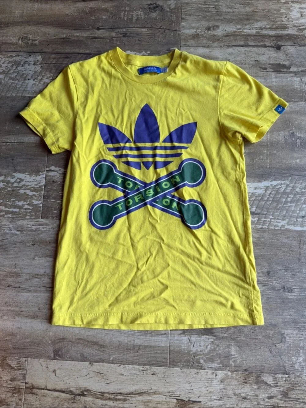 VTG ADIDAS Torsion Cross Road Graphic Print Tee Yellow & Blue Men’s Small